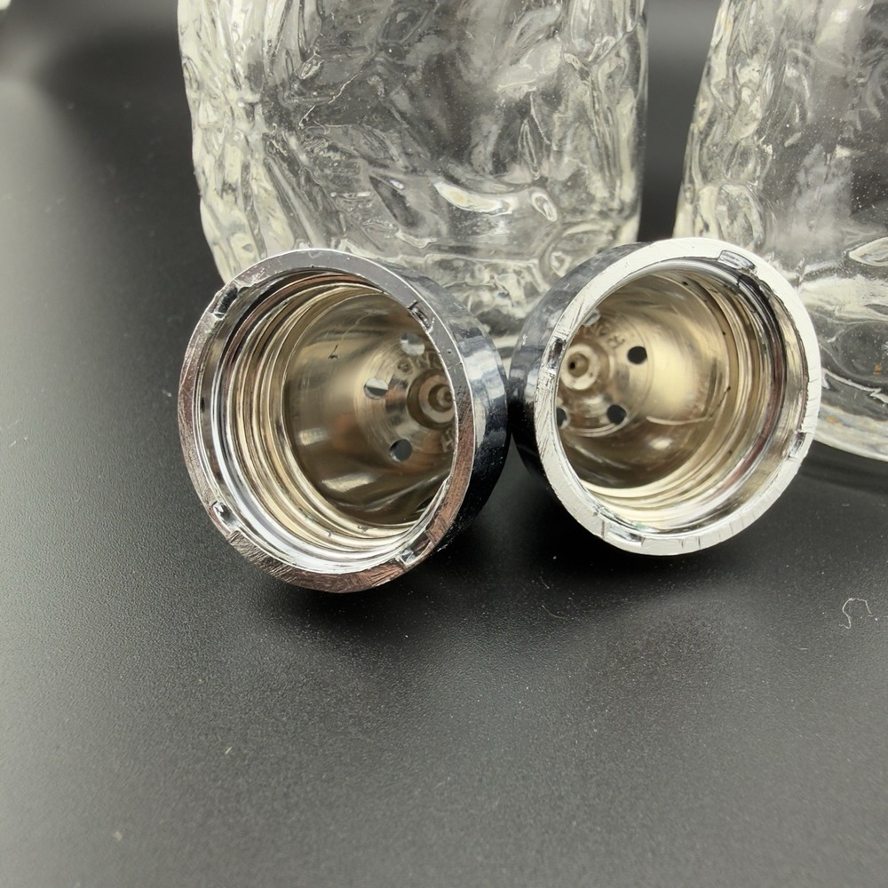 Princess House Fantasia Crystal Glass Salt & Pepper Shakers Embossed Poinsettia - Picture 5 of 12